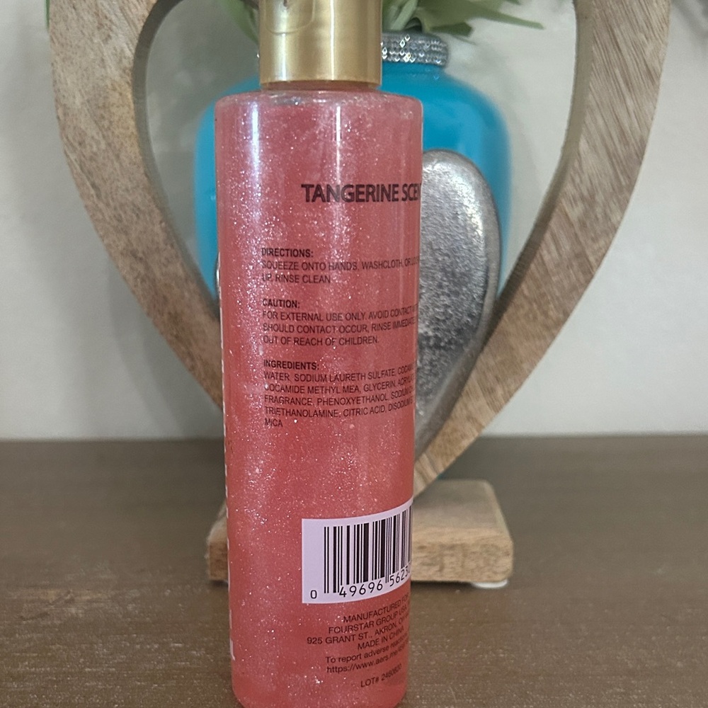 Yunchi Facial Cleansing Brush and b-pure Shimmer Body Wash Set - Picture 4 of 4
